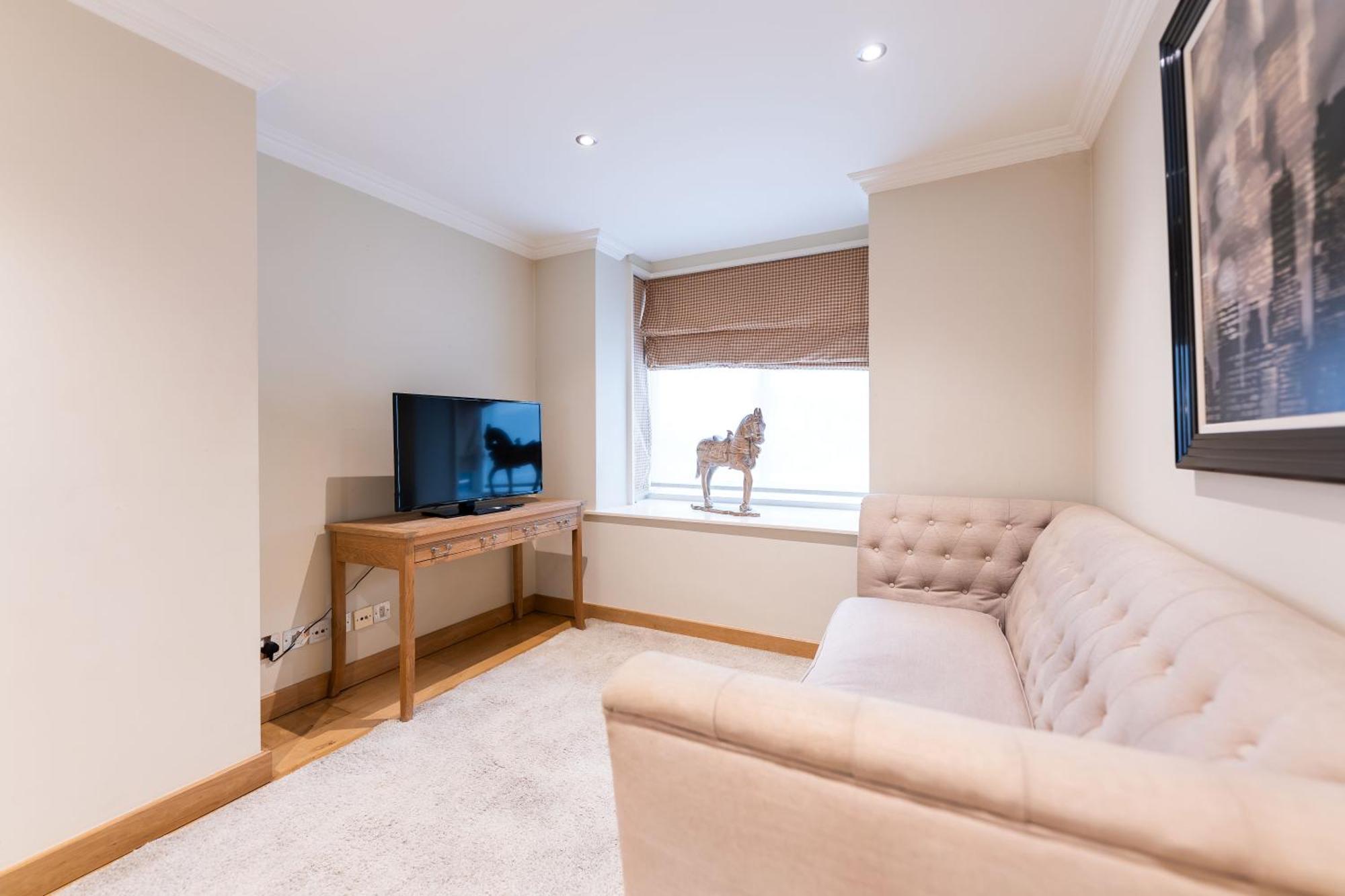 Luxury 6 Bedroom House In Southwick Street London Exterior foto