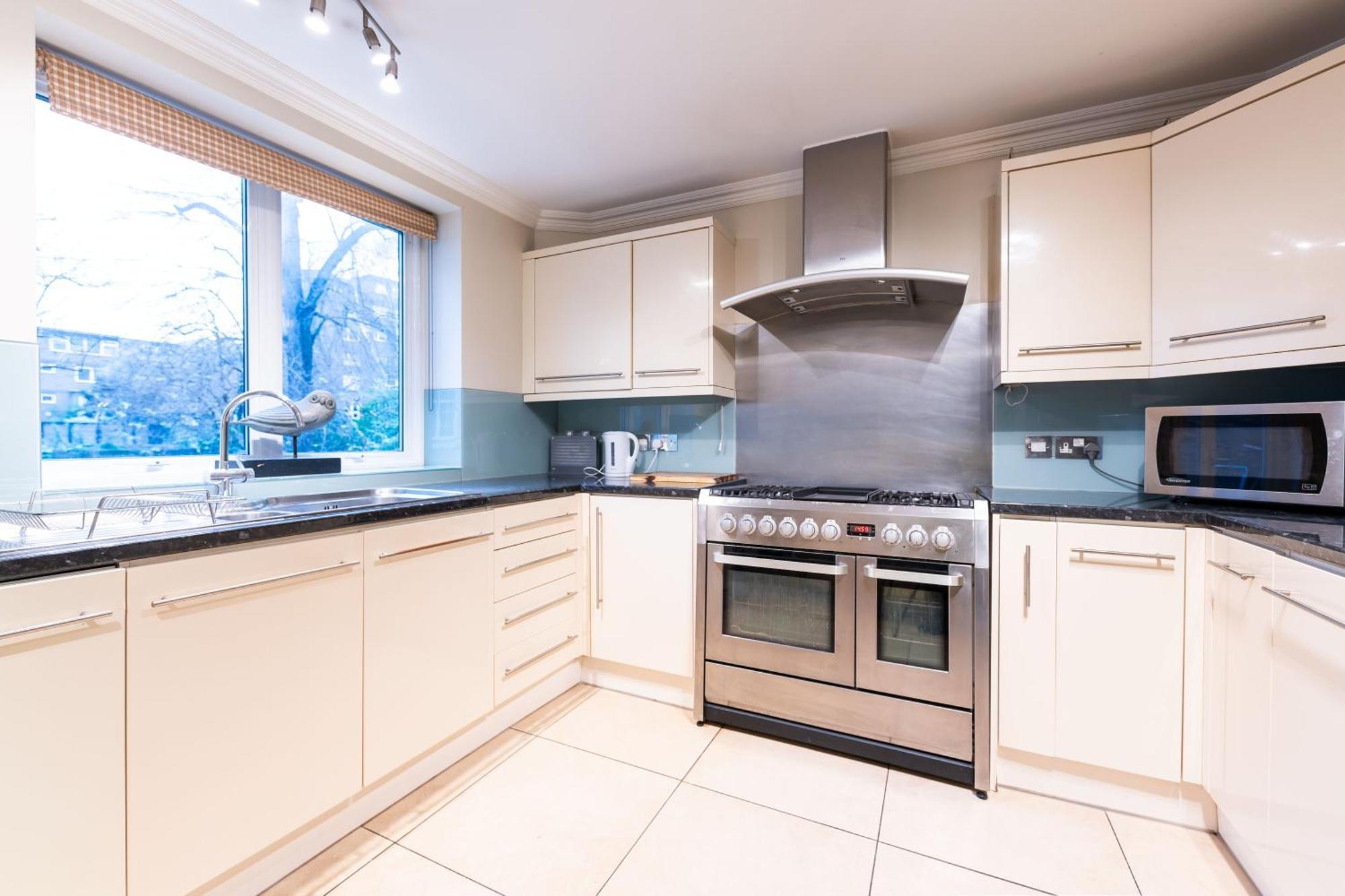 Luxury 6 Bedroom House In Southwick Street London Exterior foto