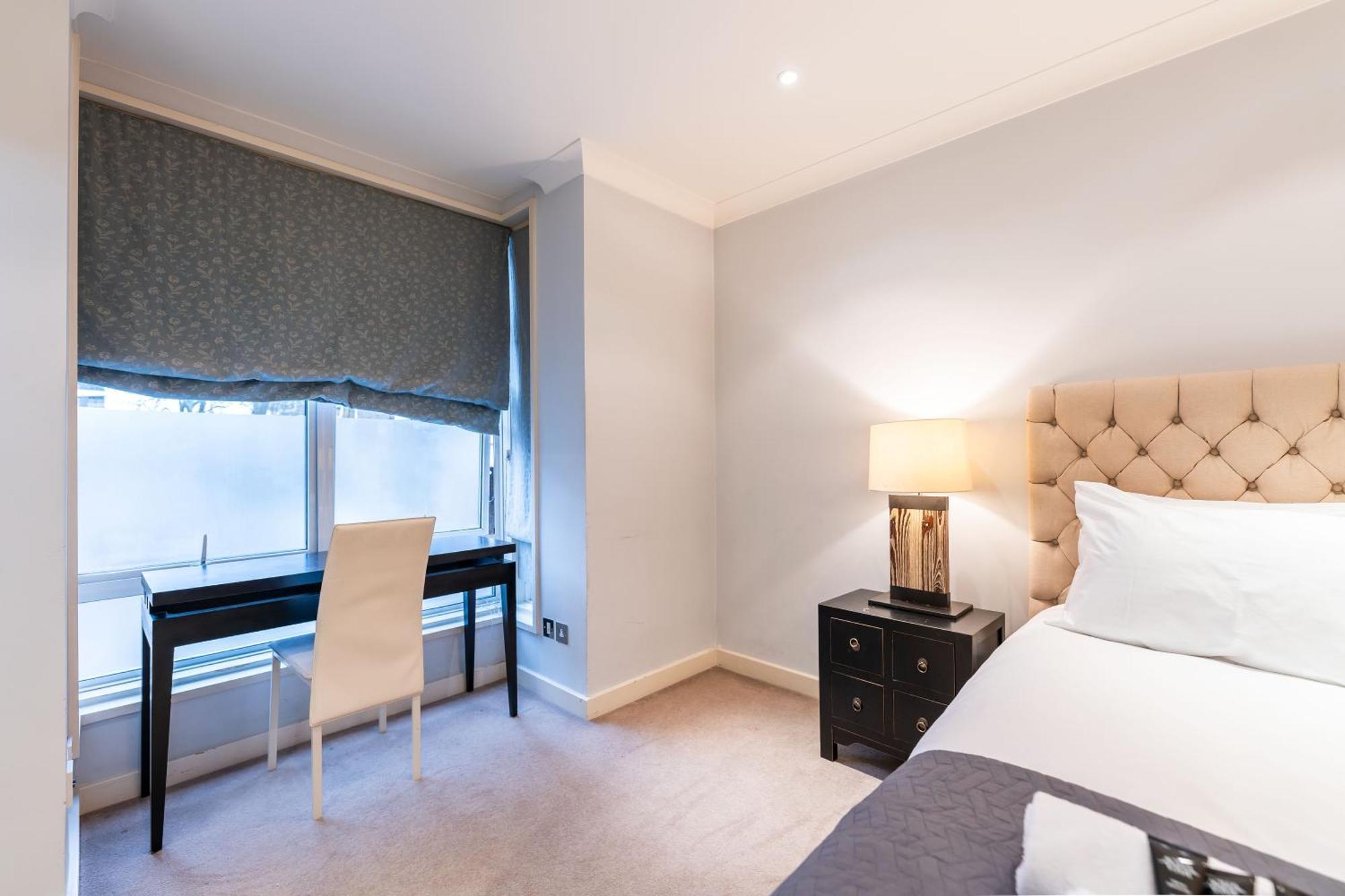 Luxury 6 Bedroom House In Southwick Street London Exterior foto
