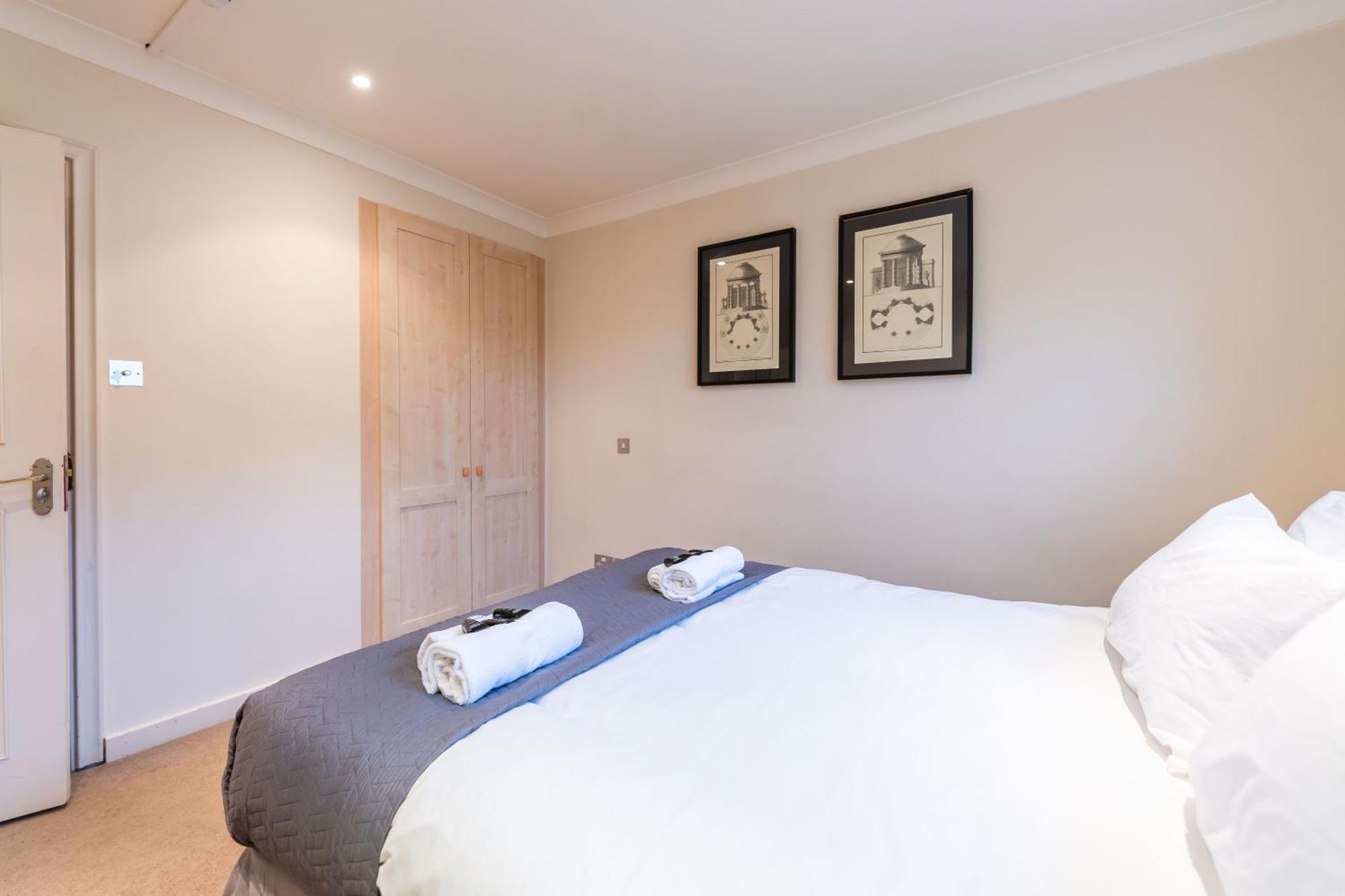 Luxury 6 Bedroom House In Southwick Street London Exterior foto