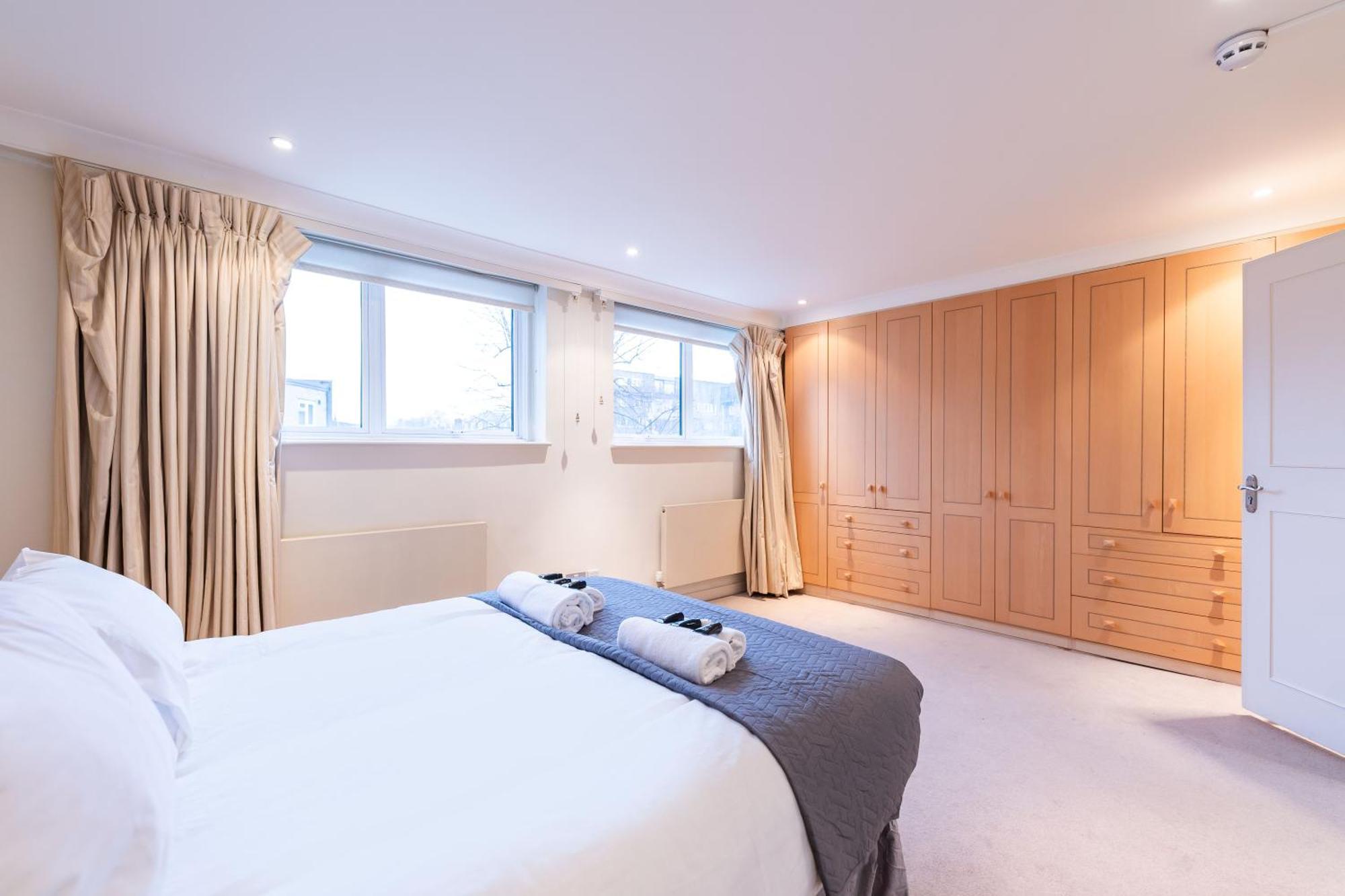 Luxury 6 Bedroom House In Southwick Street London Exterior foto