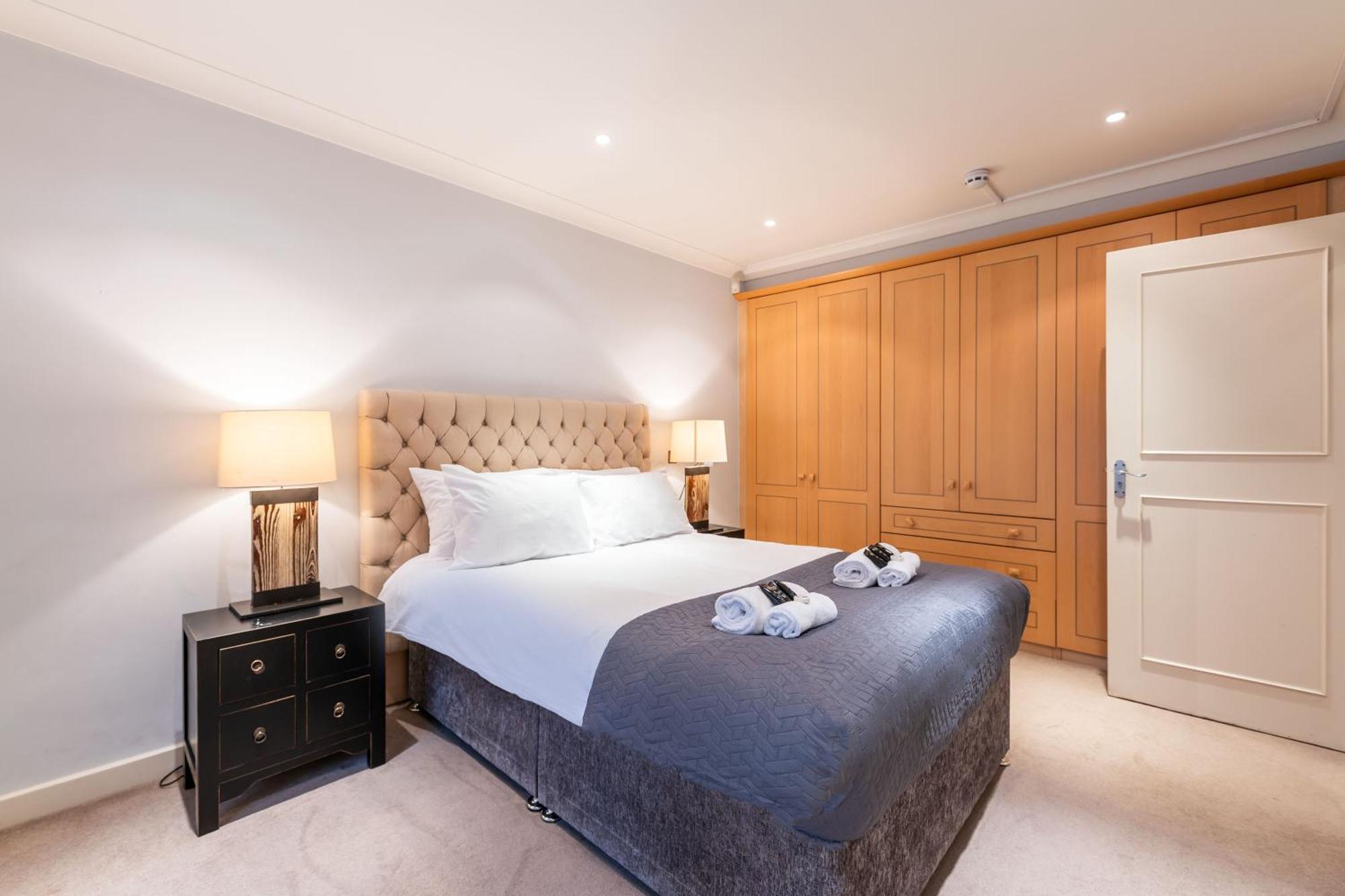 Luxury 6 Bedroom House In Southwick Street London Exterior foto