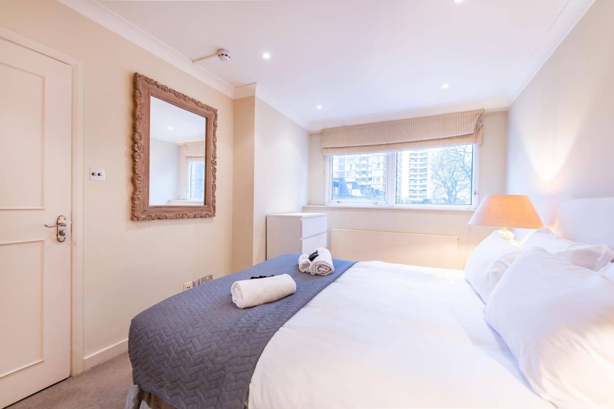 Luxury 6 Bedroom House In Southwick Street London Exterior foto