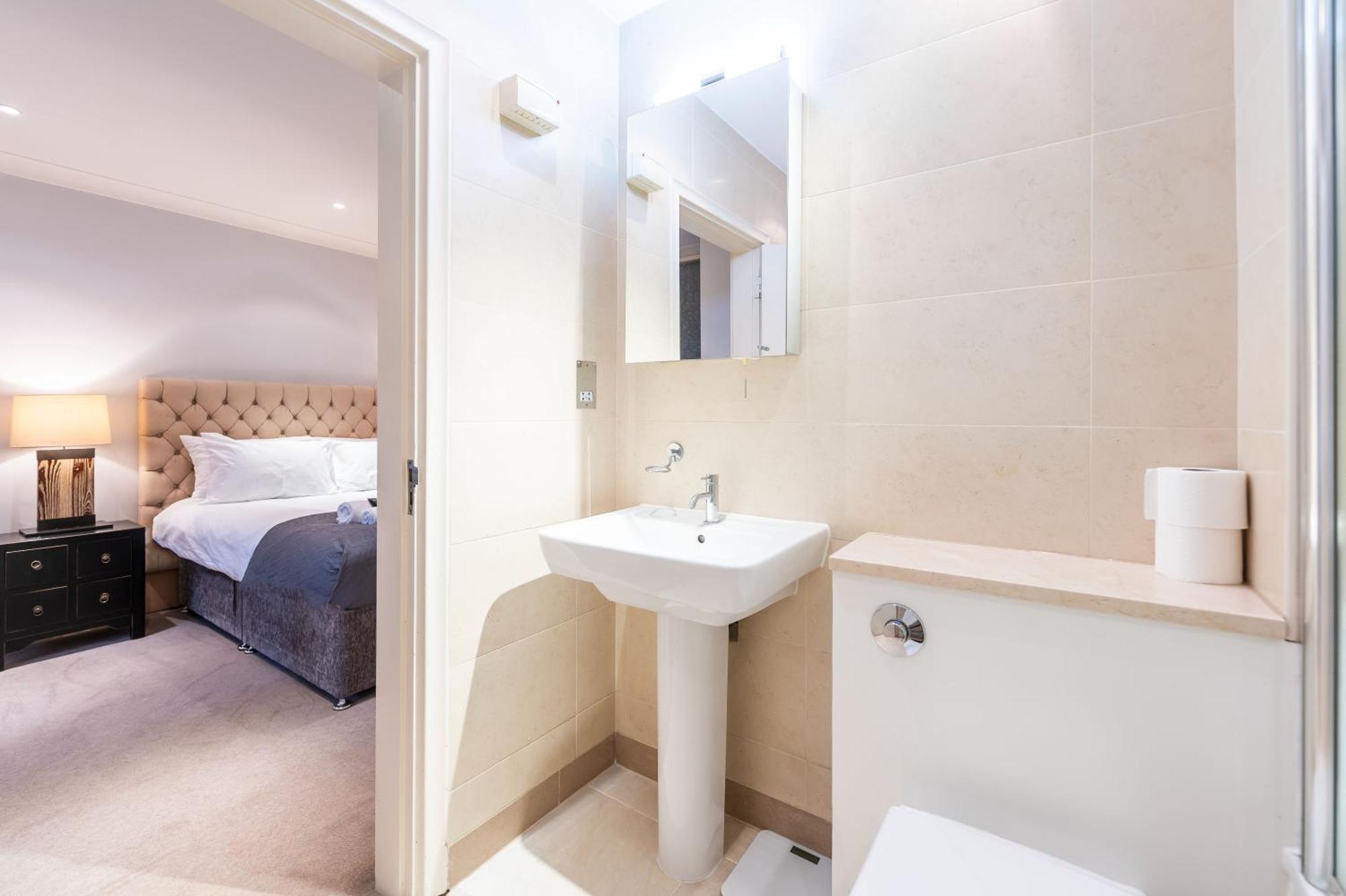Luxury 6 Bedroom House In Southwick Street London Exterior foto