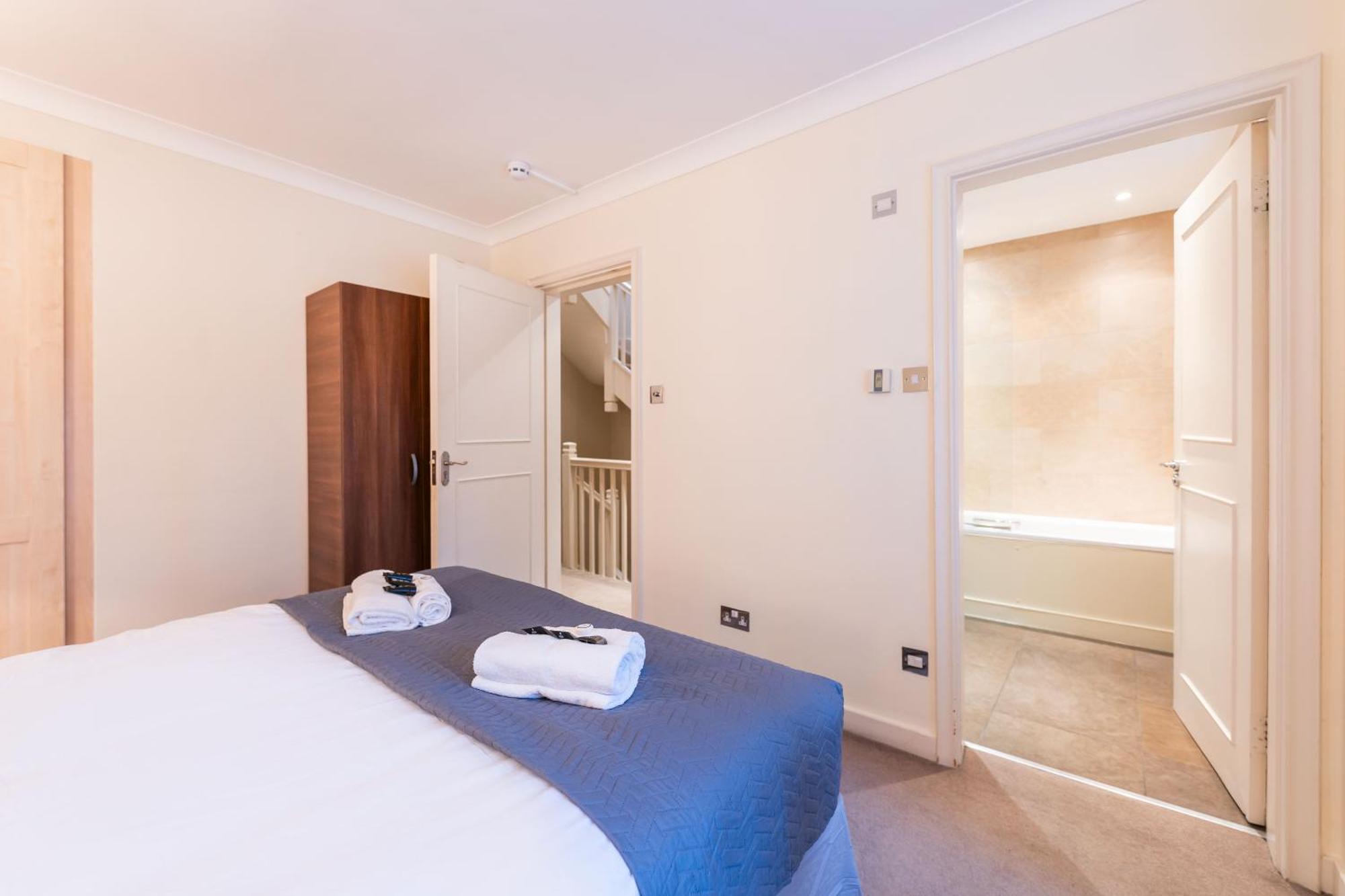 Luxury 6 Bedroom House In Southwick Street London Exterior foto