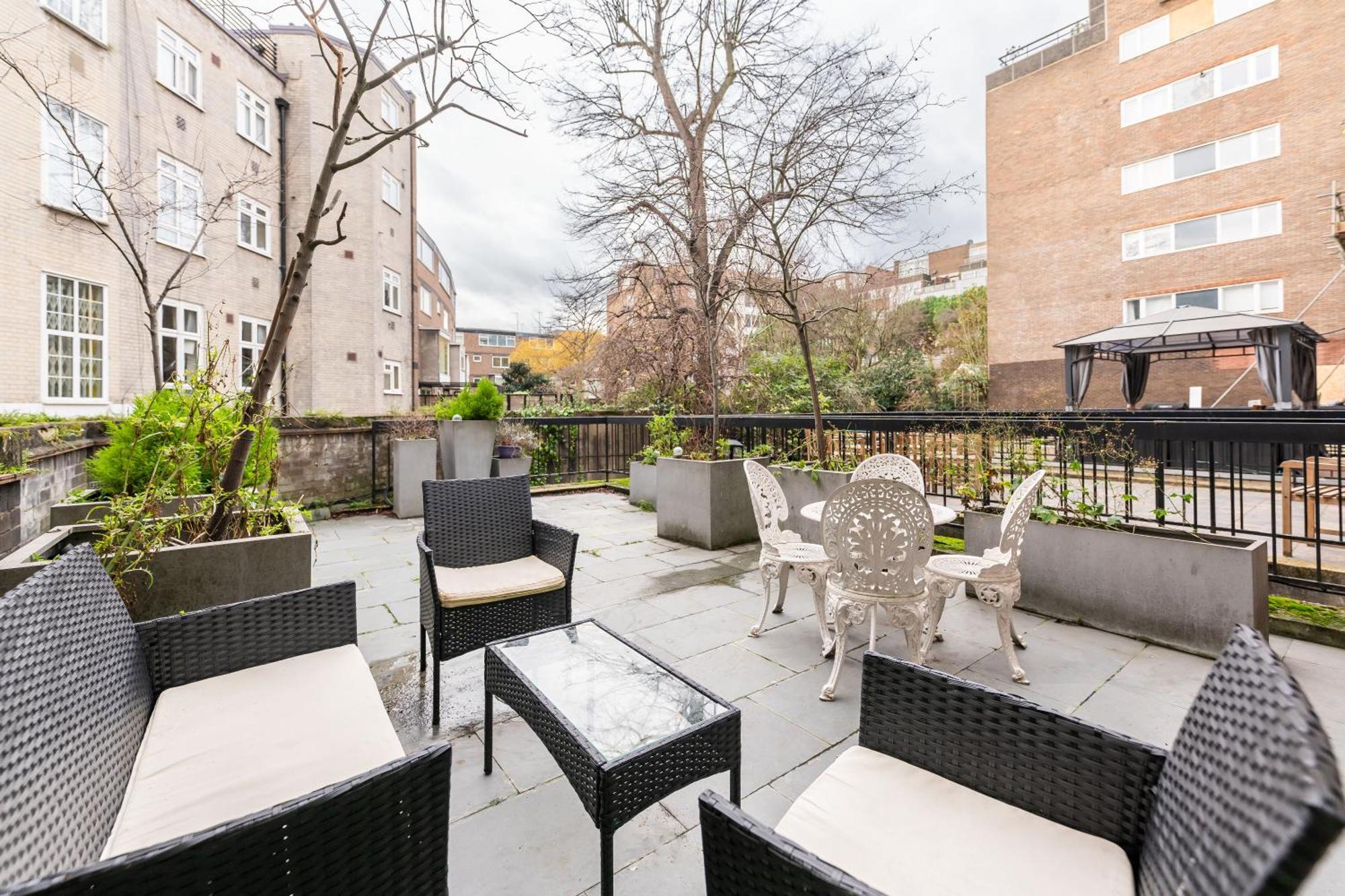 Luxury 6 Bedroom House In Southwick Street London Exterior foto